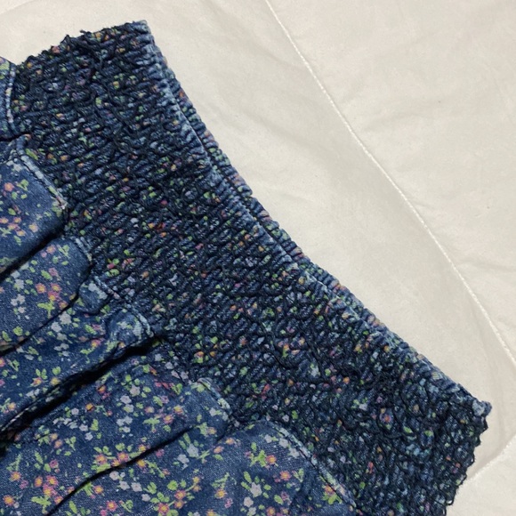 2 pairs Women’s jean shorts - Picture 5 of 5